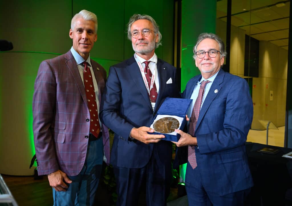 Prof. Dr. Erőss Loránd nemzetközi életműdíj