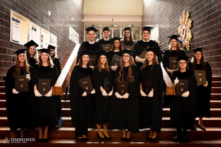 SE EKK digitális egészségügyi szervező szak diplomaosztó