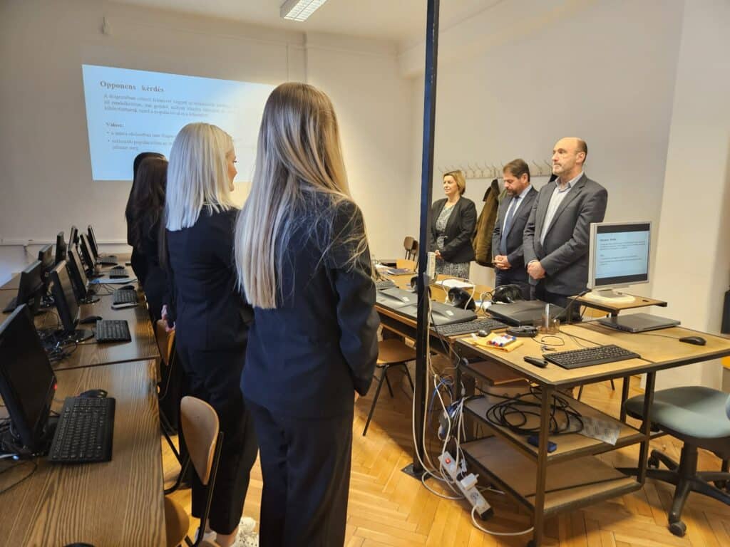 EKK Digitális Egészségügyi Szervező szak hallgatóinak szakdolgozat-védése