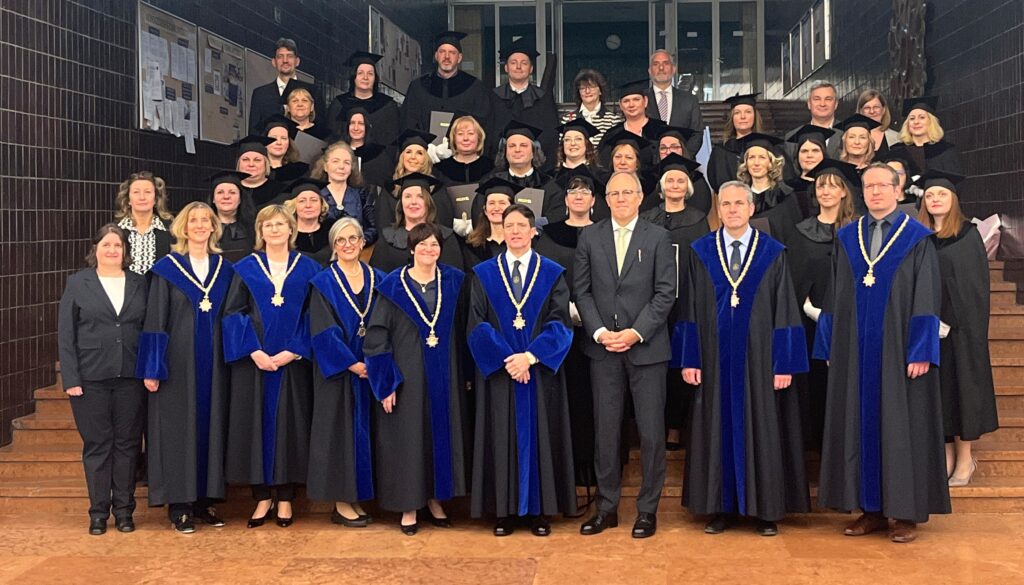 Integrált Szociális Szolgáltatási Menedzsment (ISZSZM) évfolyam diplomaosztója