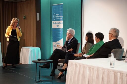 Egészségügy 4.0: A jövő ellátórendszere. Kormányzati, ágazati és technológiai víziók összehangolása című, Kiss Adrienn által moderált kerekasztal-beszélgetés Dr. Palicz Tamás, Dr. Kádár Magdolna, Puskás Zsolt Péter és Dr. Stankovics Éva társaságában.