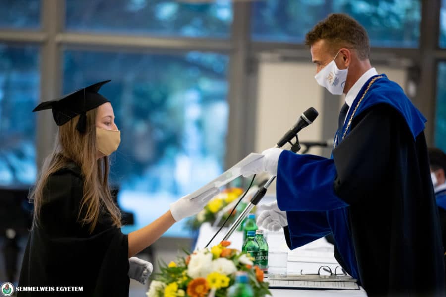 129 graduates awarded with Doctor of Dentistry titles Semmelweis