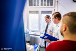“Communication is extremely important in order to establish a relationship in which the patient feels safe. After all, they have to want to undergo the high-risk surgery that awaits them! They need to believe that it is necessary for their recovery! Although I have no scientific explanation for it, my experience is that if a patient is mentally and emotionally stable, accepts and wants the procedure, and has the support of their family or a loved one, the outcome is much more successful and recovery is faster.”
