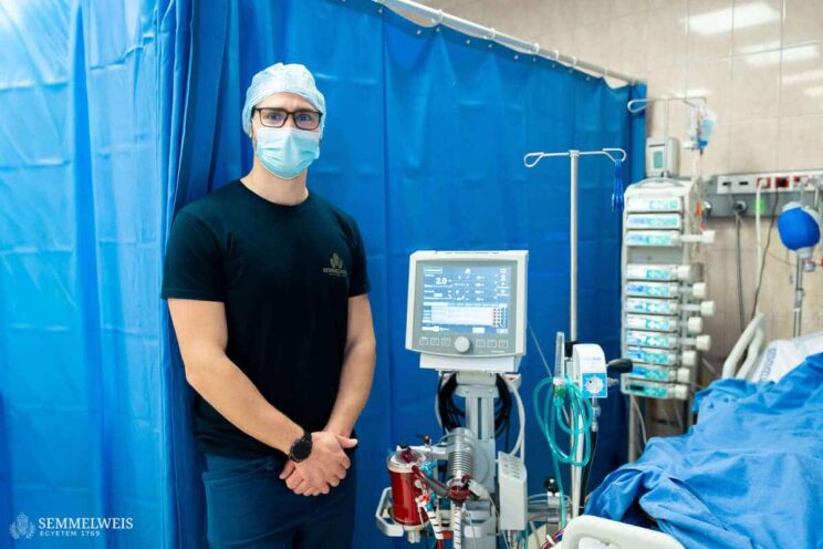 Zoltán Merkl chose the career of a cardiovascular technician because he liked the unique combination of biology and technology and because he enjoys the kind of responsible, calm work that is required when operating machines. He believes that small steps forward are the most important in his daily work: When a patient’s condition stabilizes or when natural circulation is restored at the end of surgery.