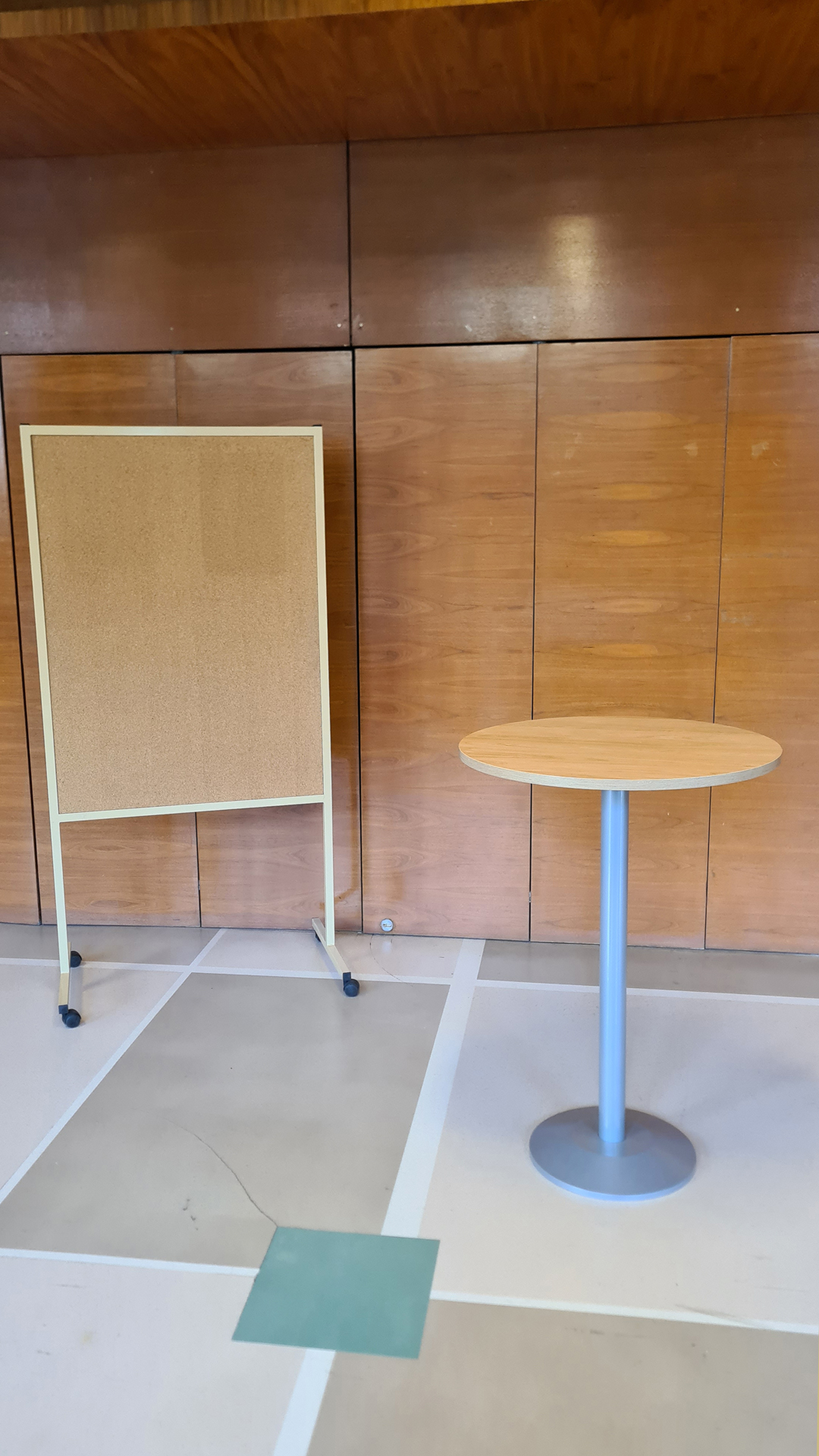 Parafatábla és könyöklőasztal / Coak board and armrest table