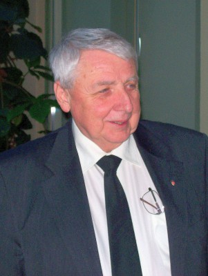 Dr. Jávor András