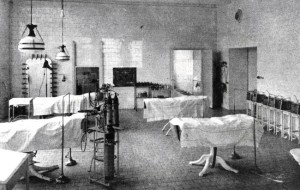 Az egyik műtő a klinika 1909-es megnyitásakor