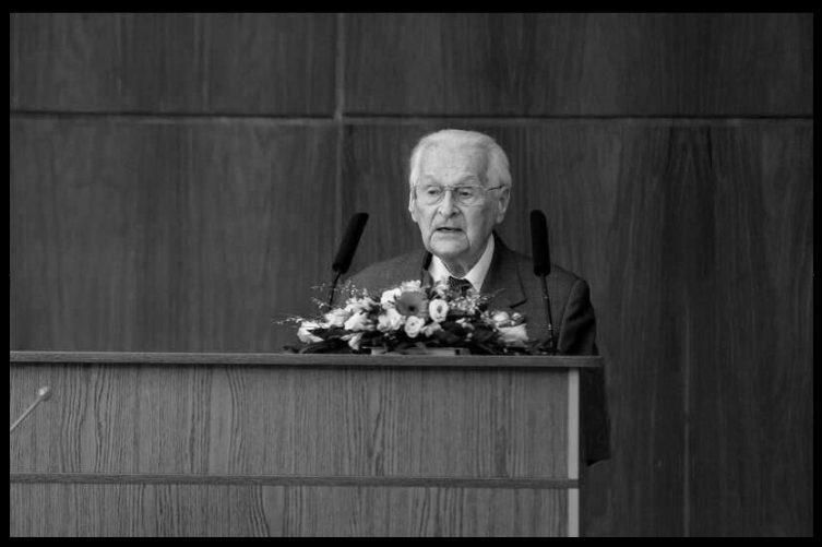 Dr. Nász István