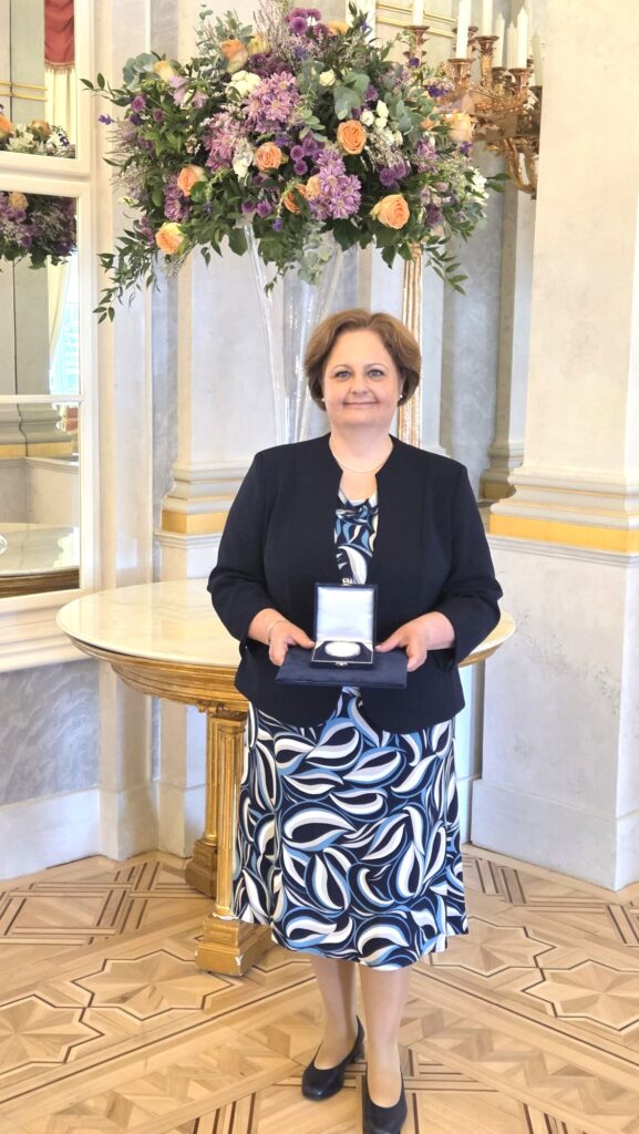 Asztalos Bernadett érdemérem