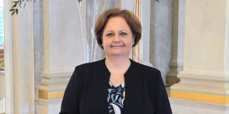 Asztalos Bernadett érdemérem