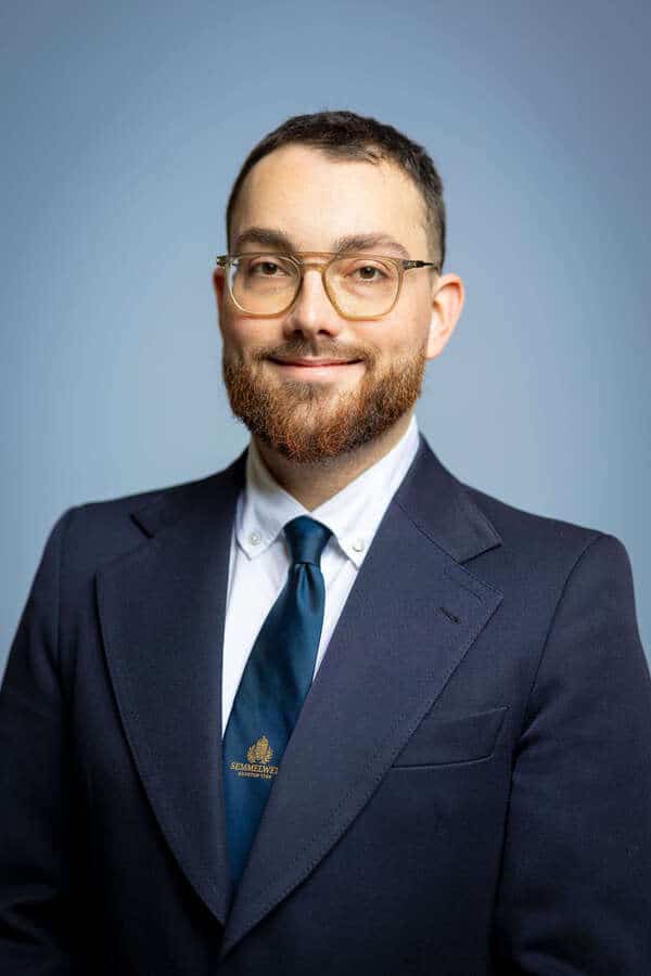 Dr. Mándoki András