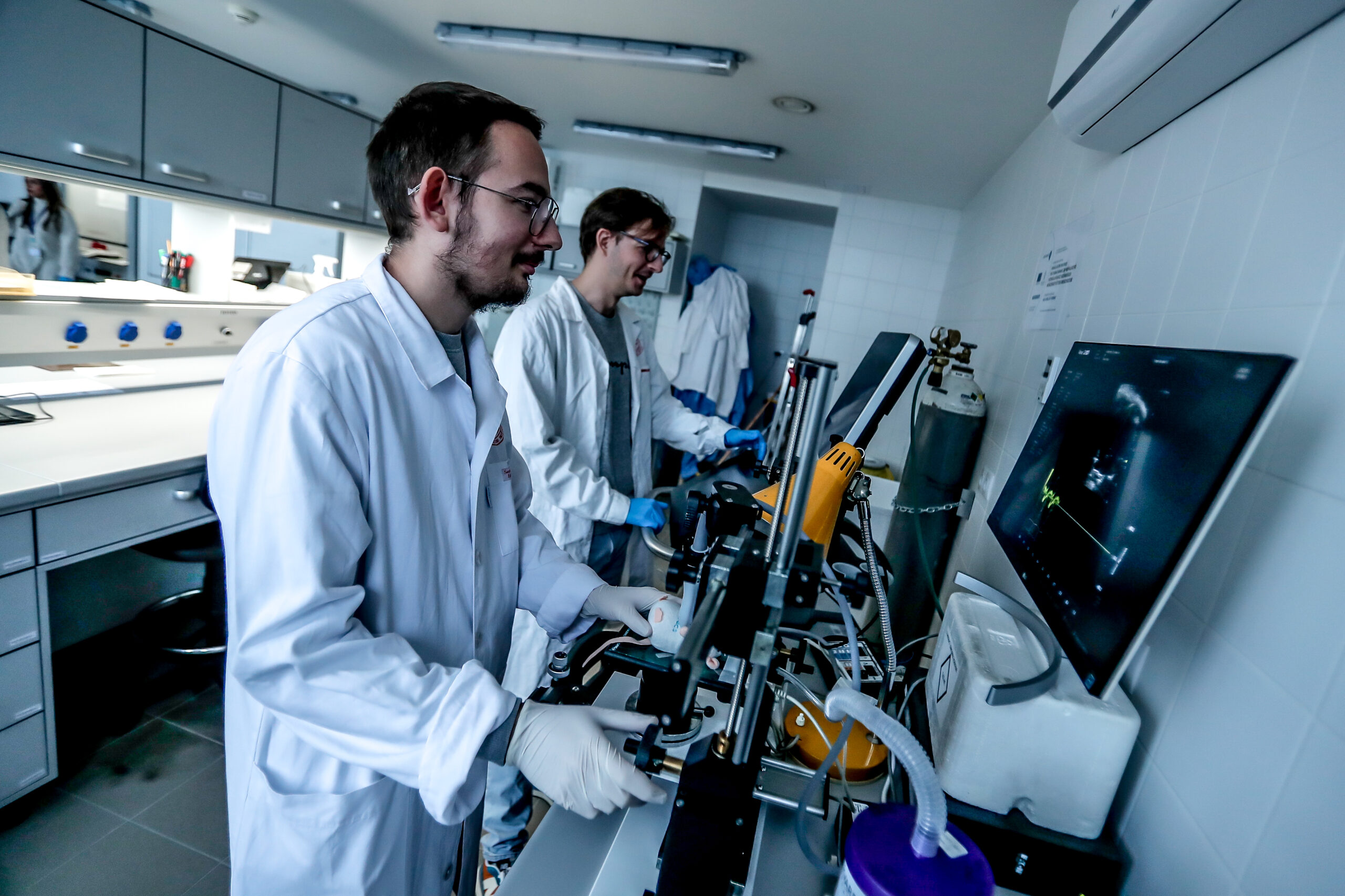 Cardiac echocardiography and cardiac pressure-volume analysis using surgical instruments.