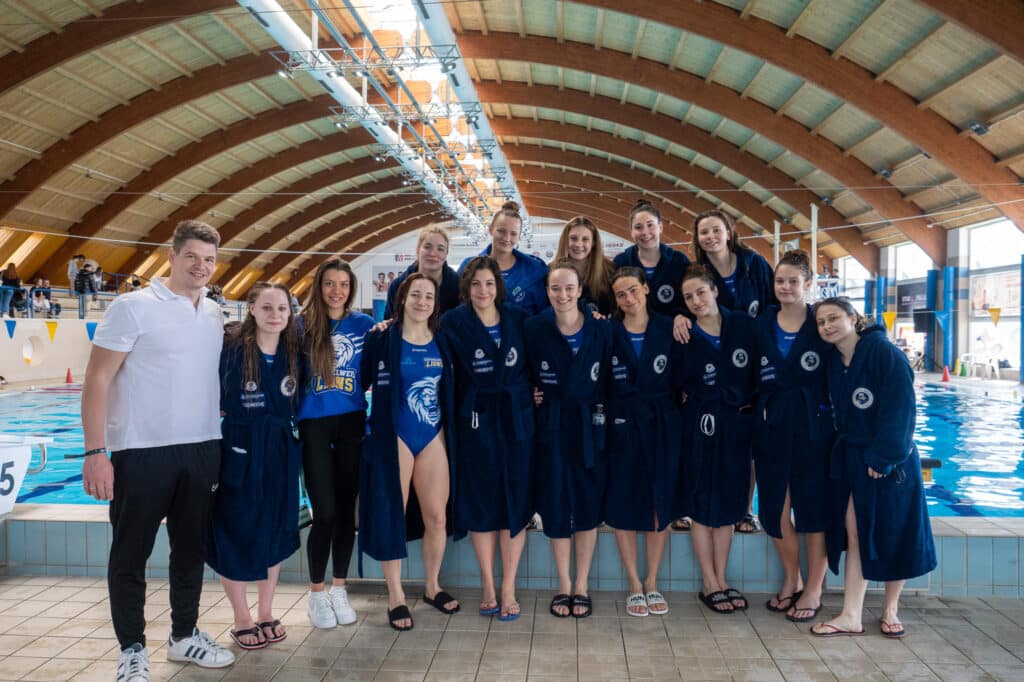 A győztes női csapat és stáb! - Fotó: Kónya Ferenc / Semmelweis Egyetem