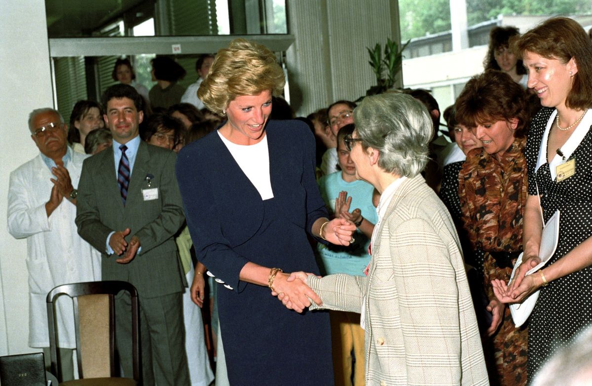 Diana walesi hercegné látogatása a Pető Intézetben, 1991